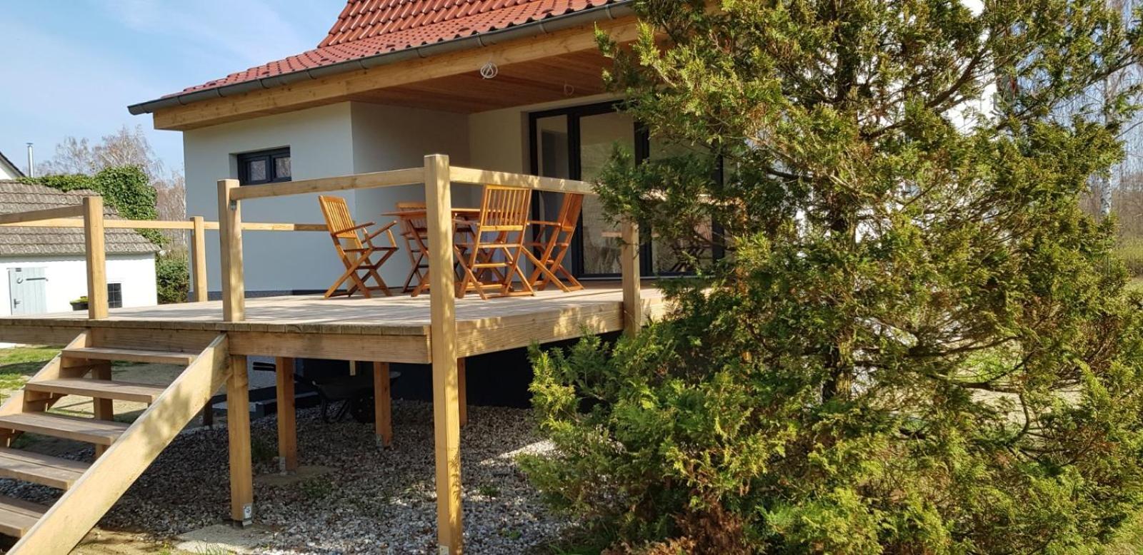 Mecklenburgische Seenplatte - Fh Mit Optionalem Steg Und Ruderboot Grosszerlang Exteriör bild